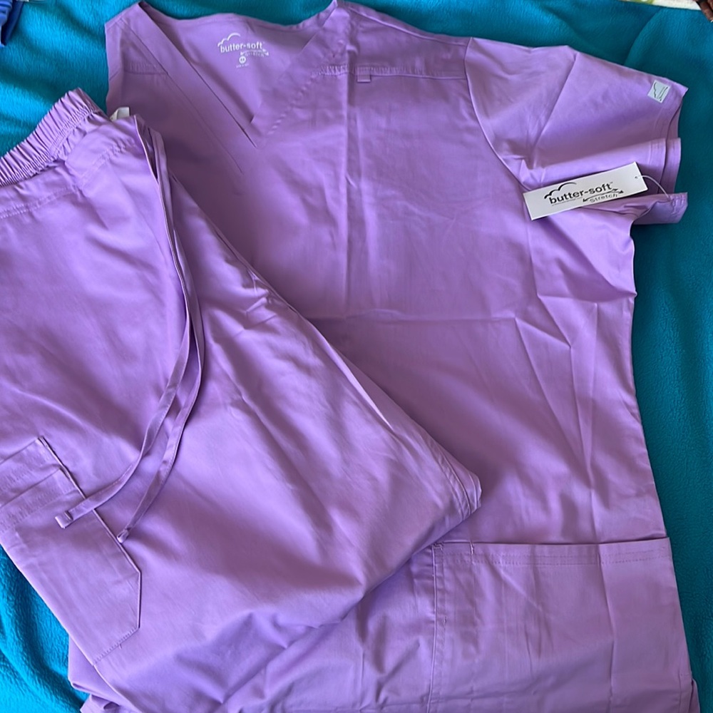 NWT Uniform Advantage Butter Soft Scrubs
